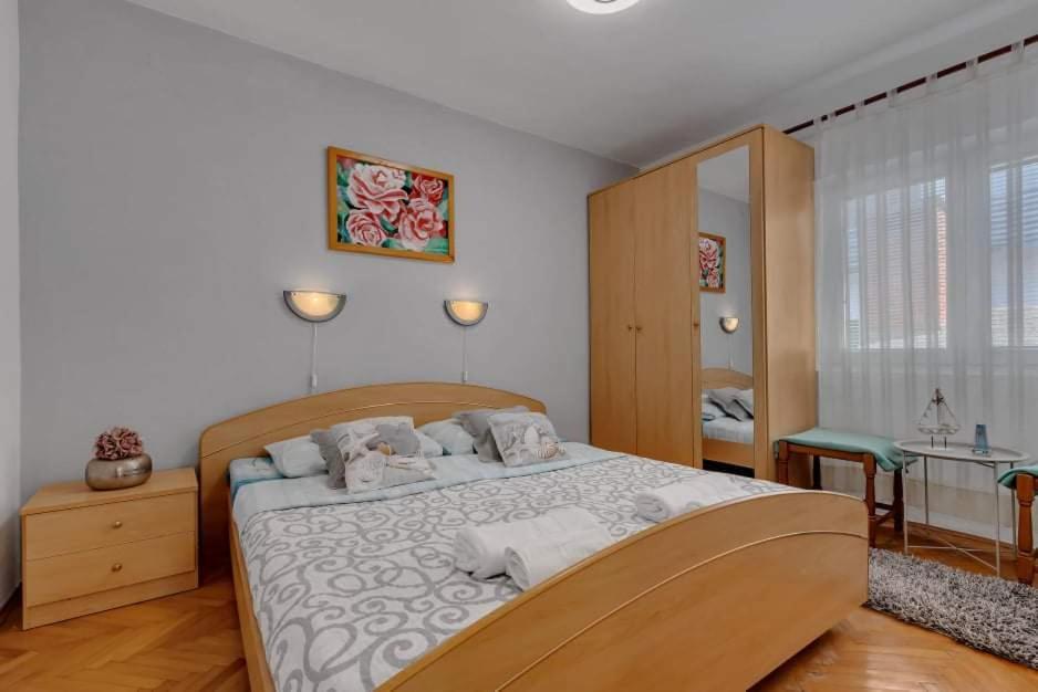 Apartments Rose Baška Voda Eksteriør bilde