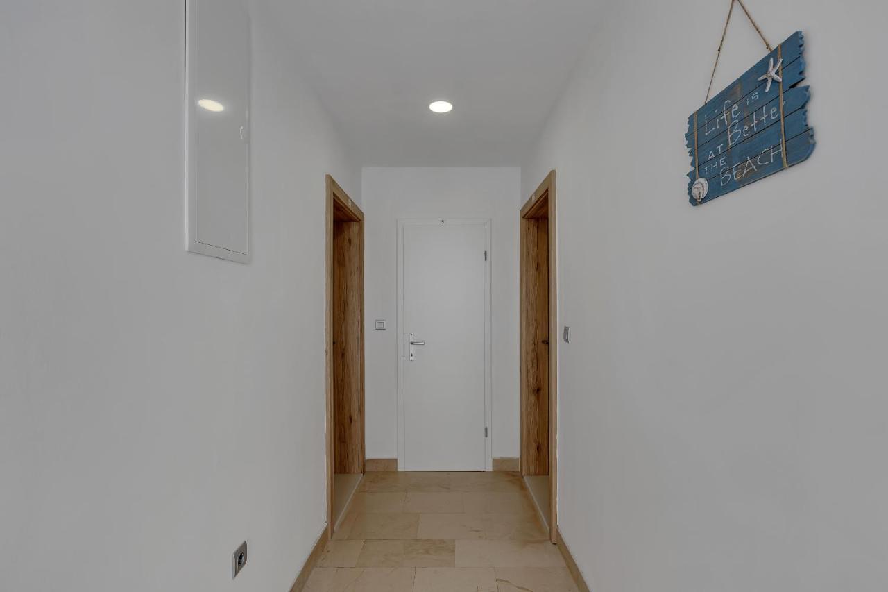 Apartments Rose Baška Voda Eksteriør bilde