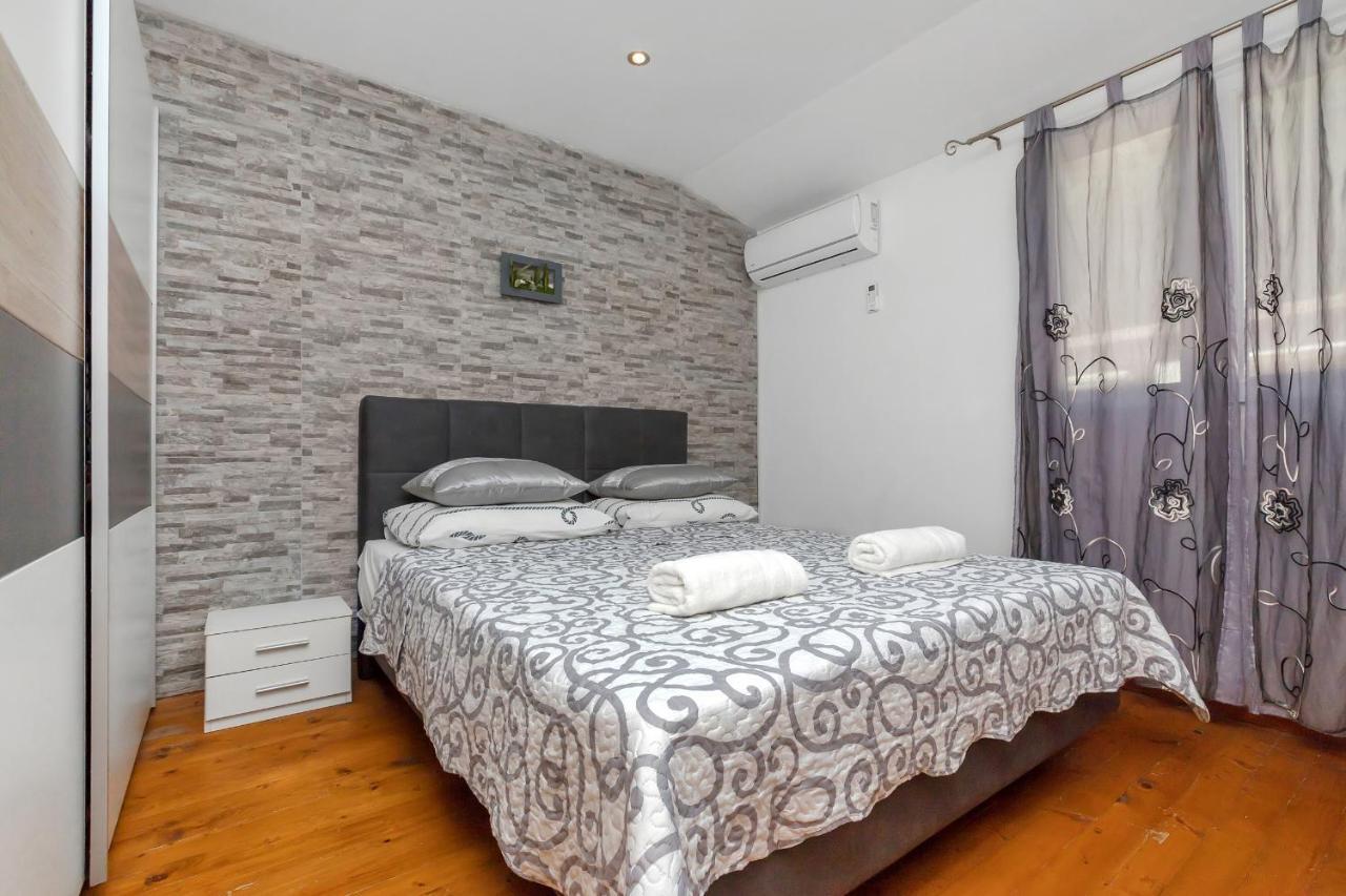 Apartments Rose Baška Voda Eksteriør bilde