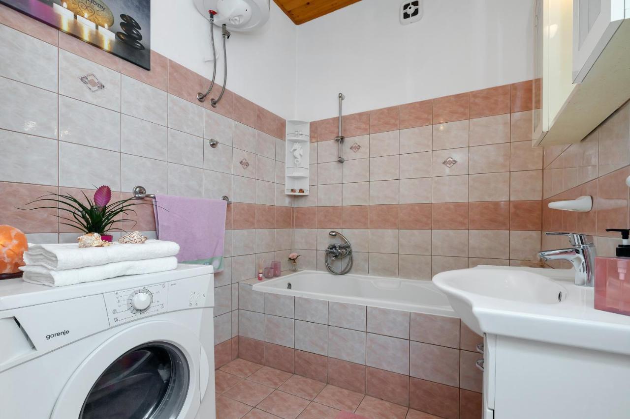 Apartments Rose Baška Voda Eksteriør bilde